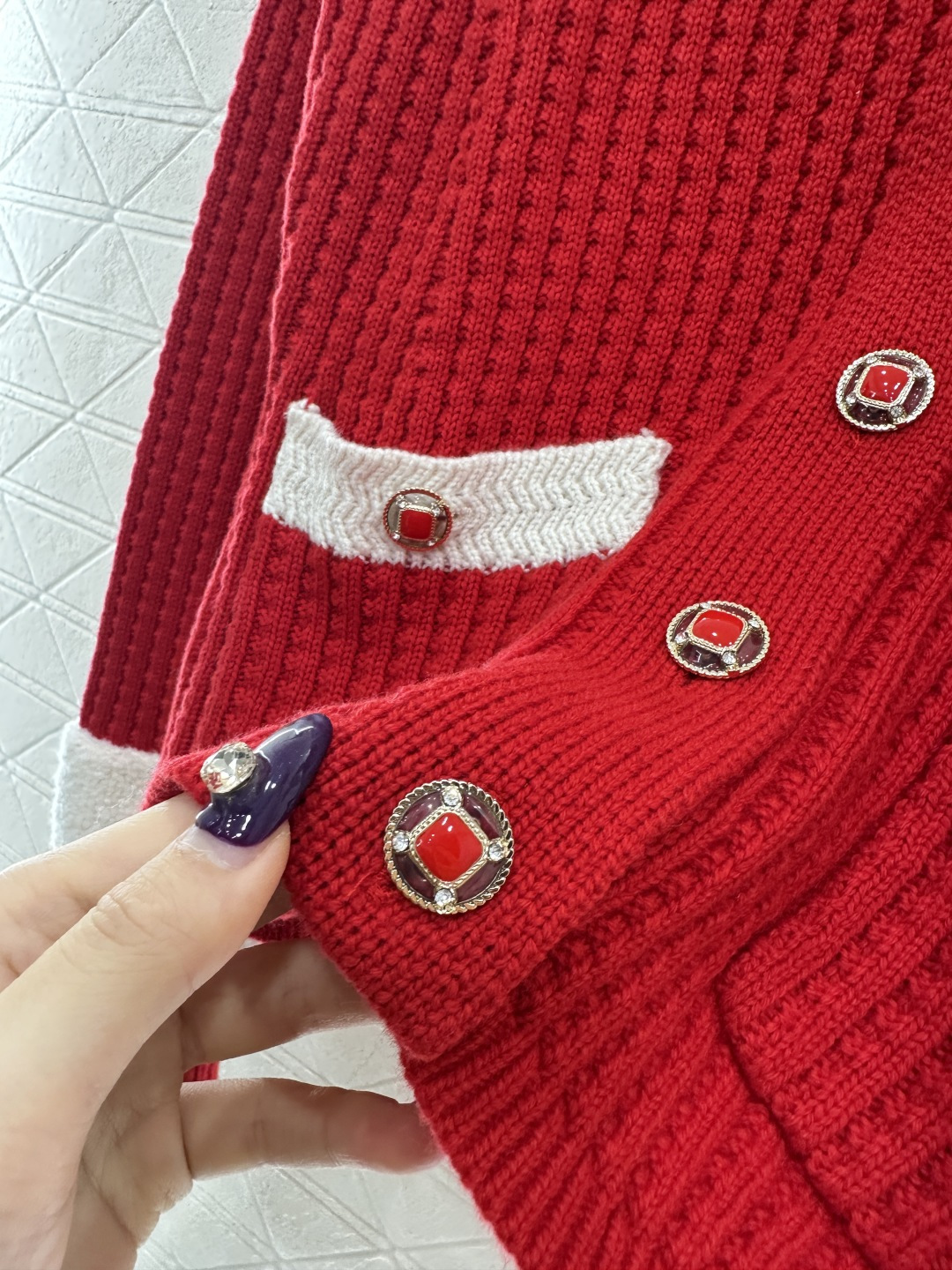 ♥Chane*♥2025新品上架 黑白撞色口袋针织开衫25coco滑雪🎿系列#定制YB羊毛纱线织造，质感