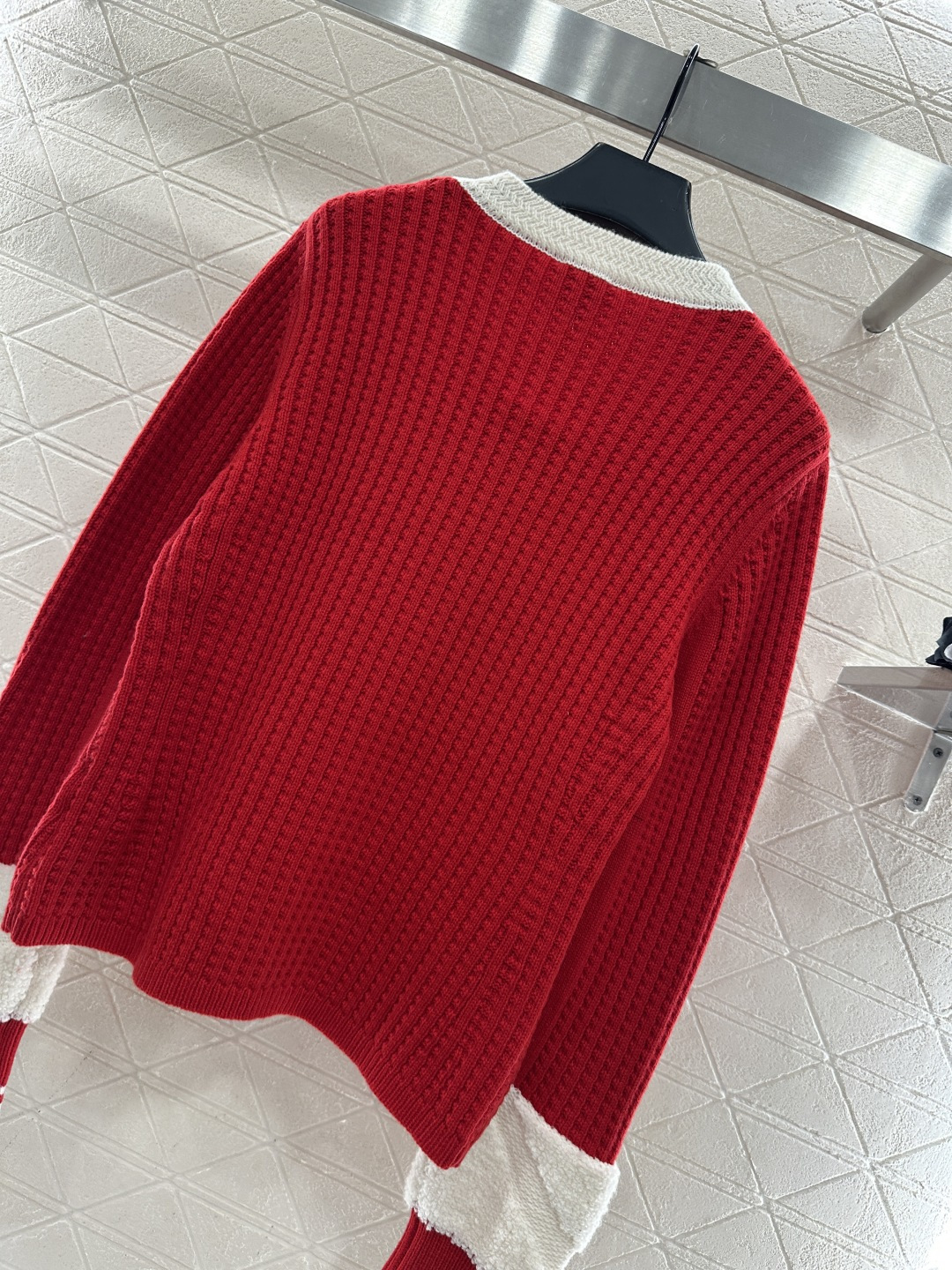 ♥Chane*♥2025新品上架 黑白撞色口袋针织开衫25coco滑雪🎿系列#定制YB羊毛纱线织造，质感