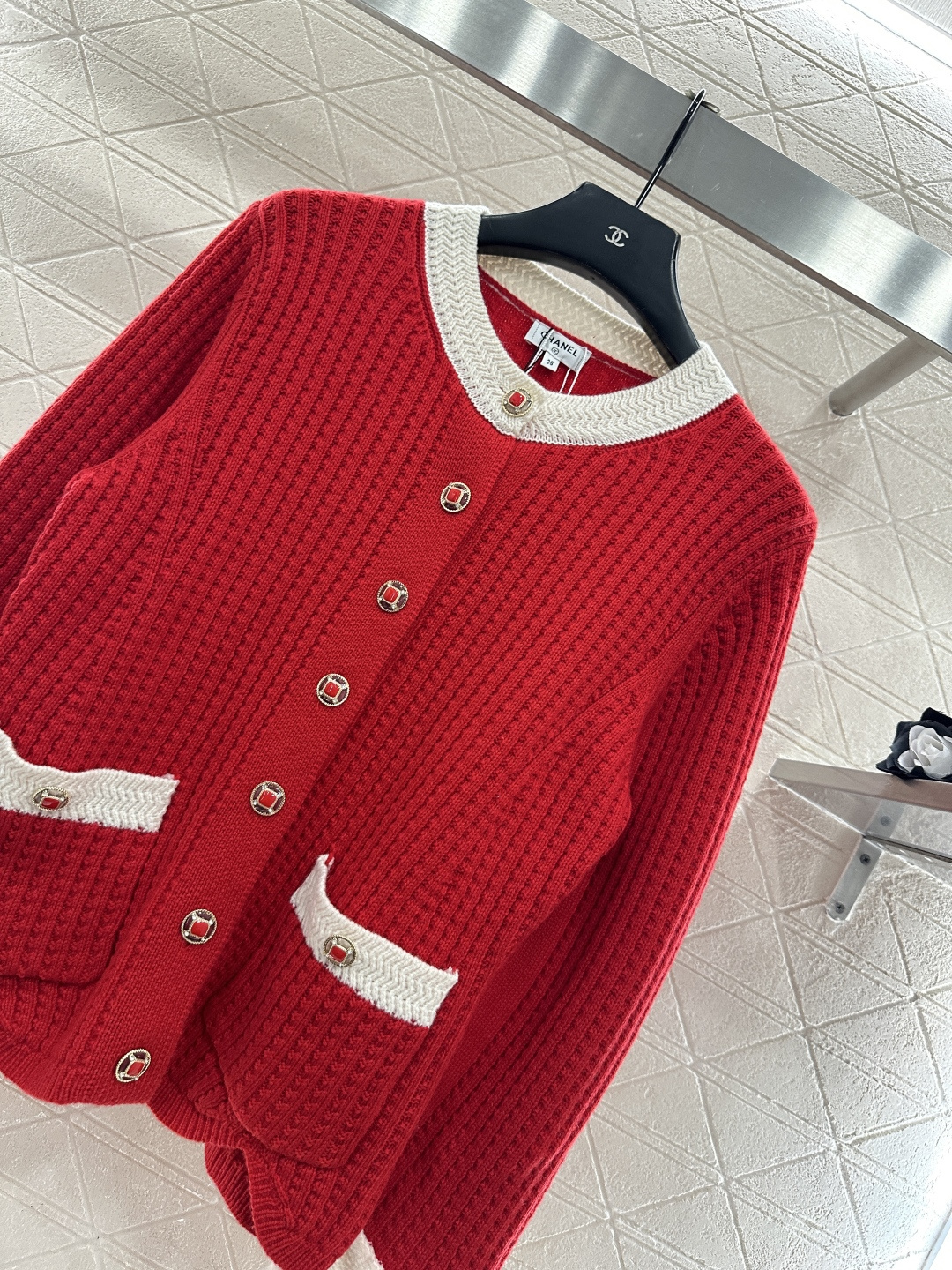 ♥Chane*♥2025新品上架 黑白撞色口袋针织开衫25coco滑雪🎿系列#定制YB羊毛纱线织造，质感