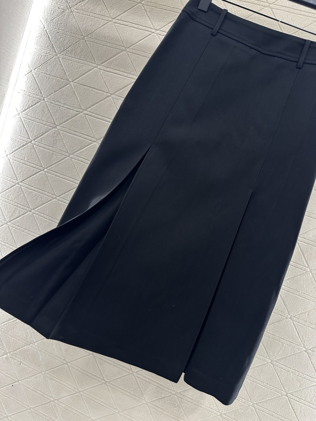 ♥Miumu*♥2025新品上架 字母徽标中长百褶半裙定制YB进口材质，质感光泽，垂顺有型，高腰百褶半裙