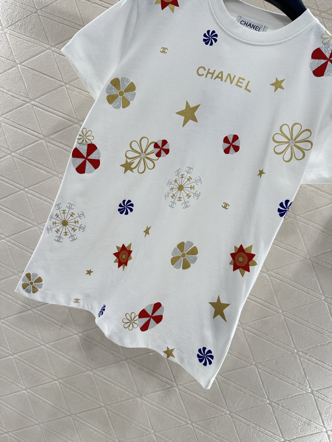 ♥Chane*♥2026新品上架 氛围多彩印花𝑇𝑒𝑒定制YB丝光全棉材质，透气舒适，穿搭舒适，常规短袖T