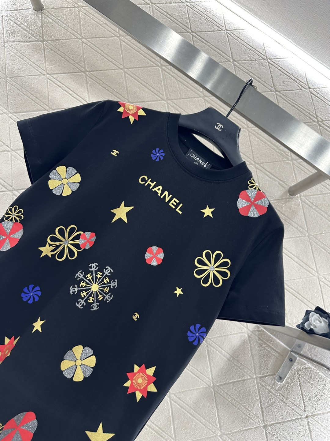 ♥Chane*♥2026新品上架 氛围多彩印花𝑇𝑒𝑒定制YB丝光全棉材质，透气舒适，穿搭舒适，常规短袖T