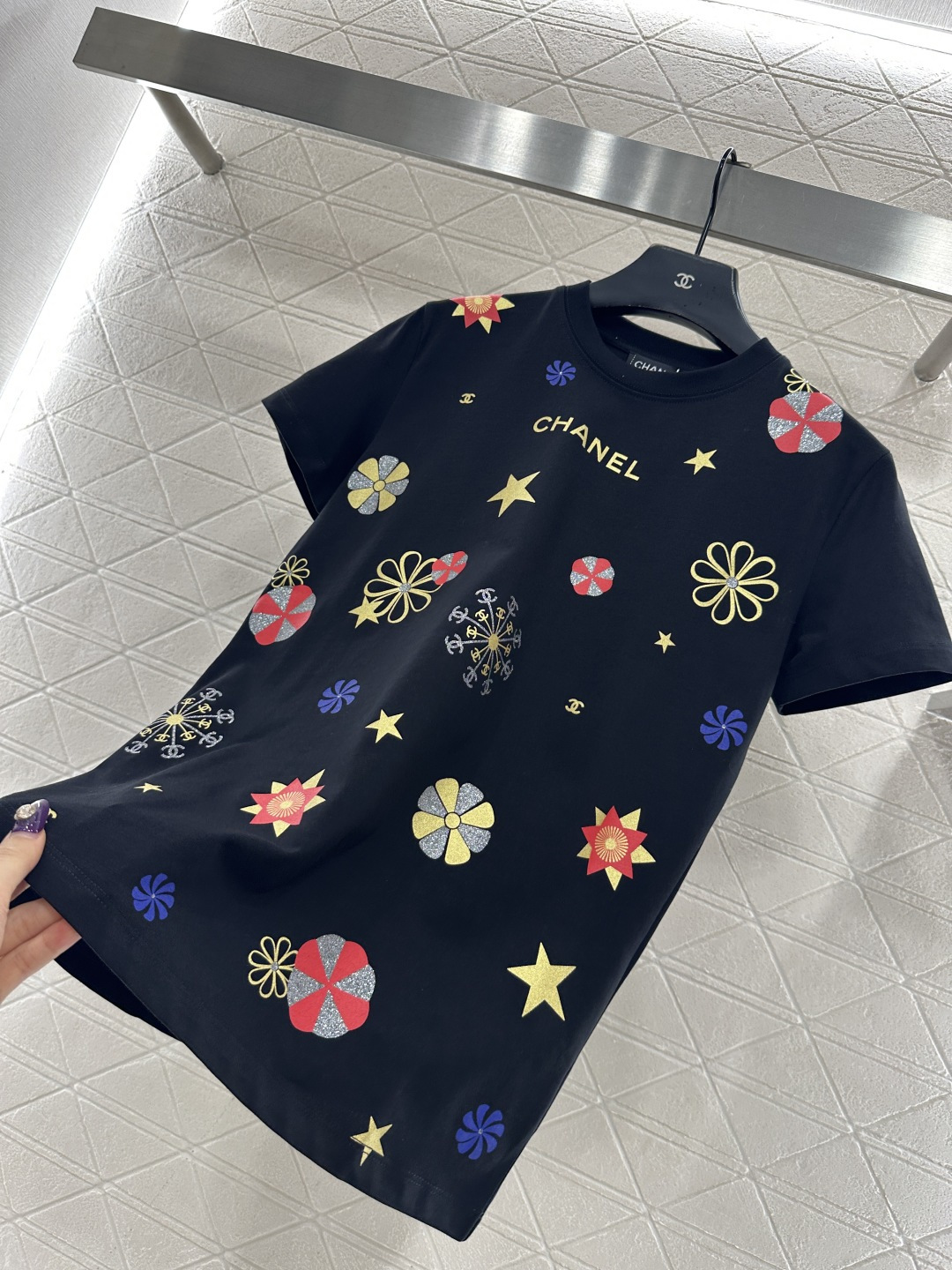 ♥Chane*♥2026新品上架 氛围多彩印花𝑇𝑒𝑒定制YB丝光全棉材质，透气舒适，穿搭舒适，常规短袖T