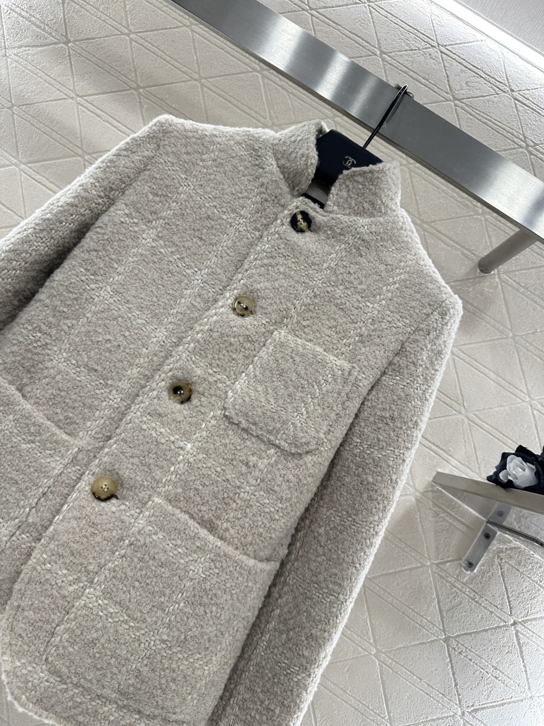 ♥Loro Pian*♥2025新品上架 格纹立领洋装外套定制YB进口粗纺羊绒呢材质，肌理明显，毛料肉眼