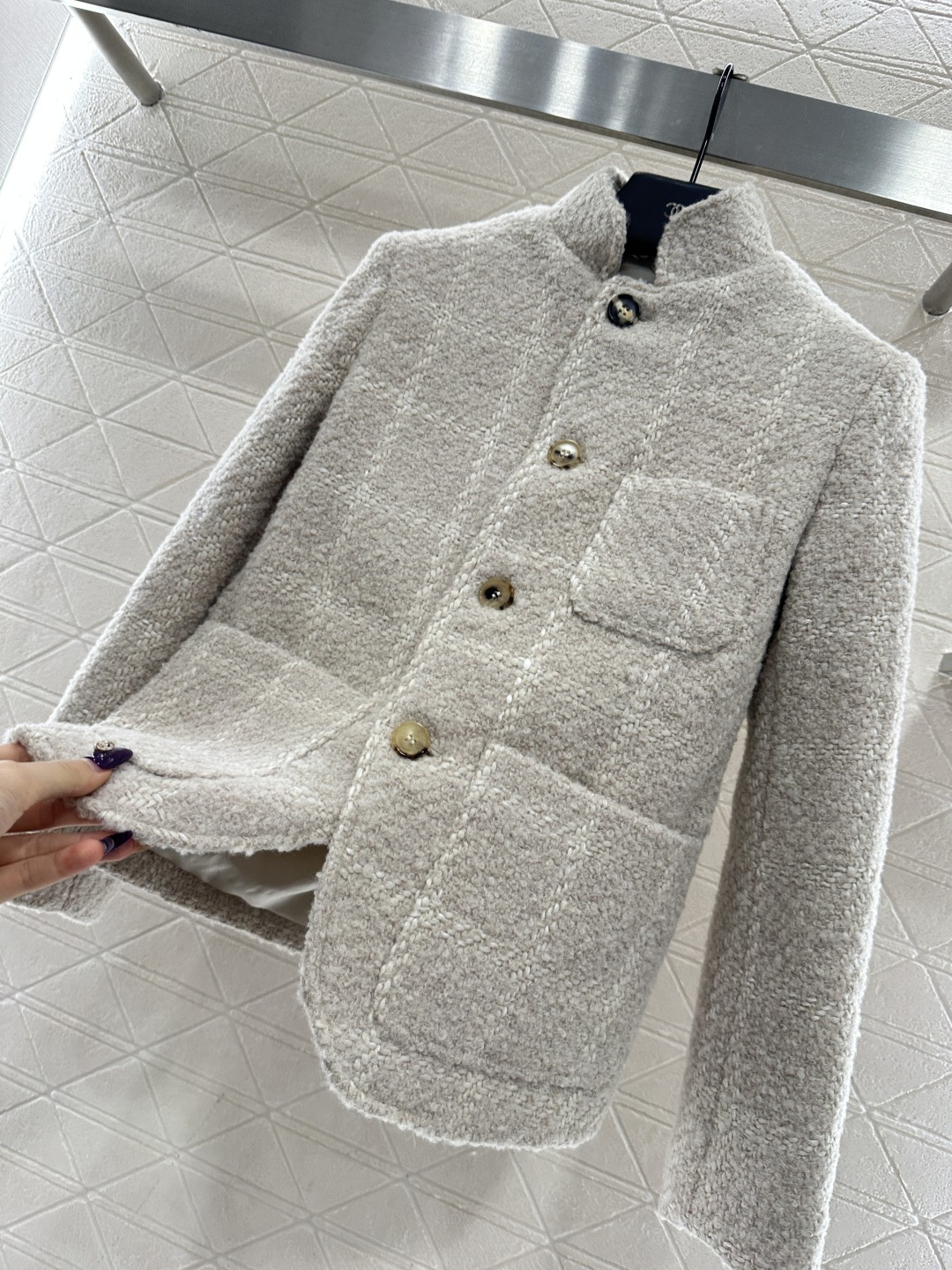 ♥Loro Pian*♥2025新品上架 格纹立领洋装外套定制YB进口粗纺羊绒呢材质，肌理明显，毛料肉眼