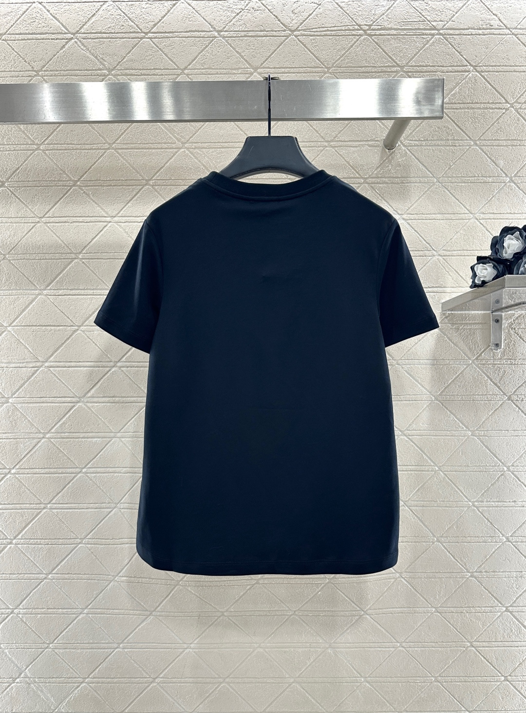 ♥Chane*♥2025新品上架 钉珠徽标圆领𝑇𝑒𝑒定制YB丝光全棉材质，质感光泽，丝滑舒适，常规短袖T