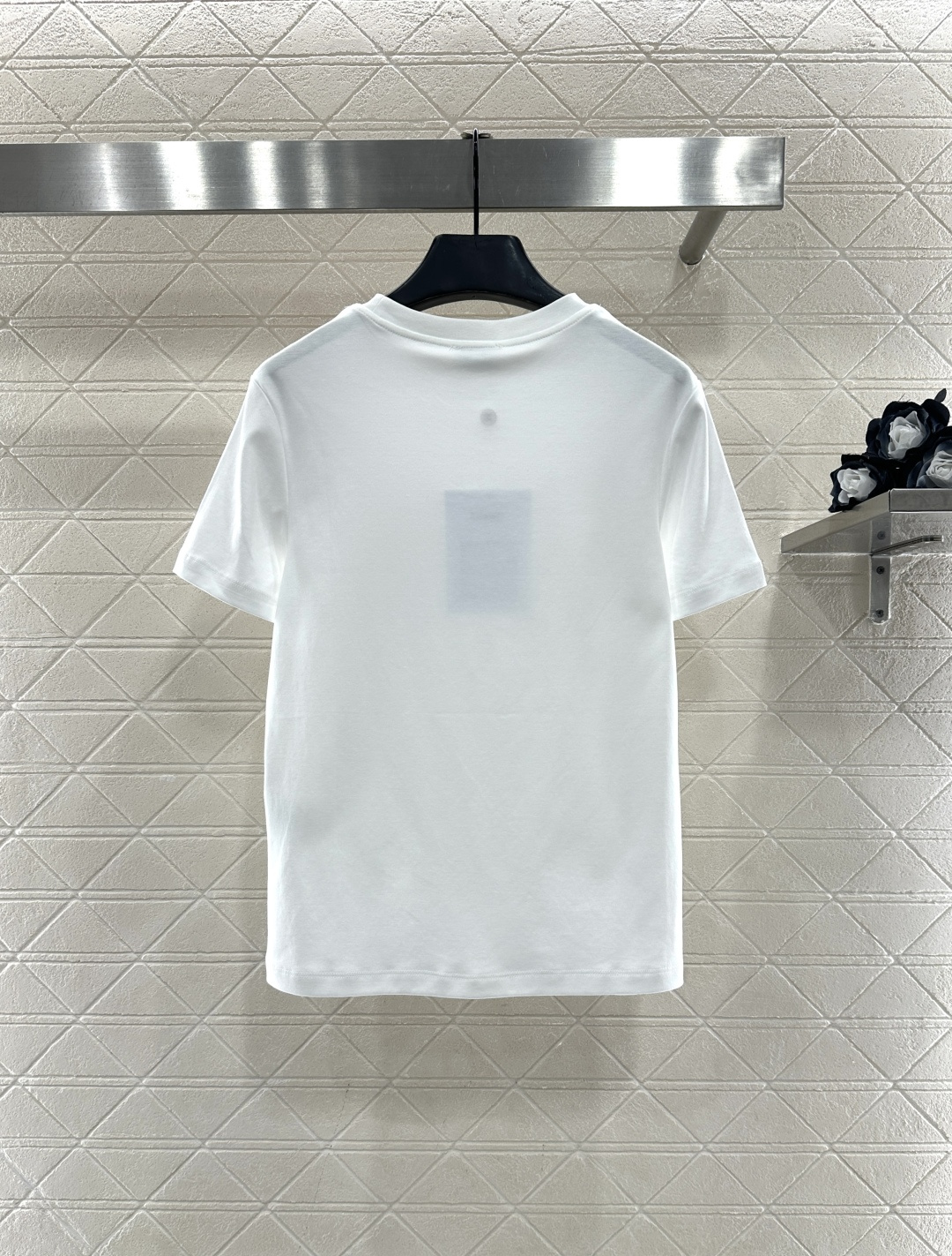 ♥Chane*♥2025新品上架 钉珠徽标圆领𝑇𝑒𝑒定制YB丝光全棉材质，质感光泽，丝滑舒适，常规短袖T
