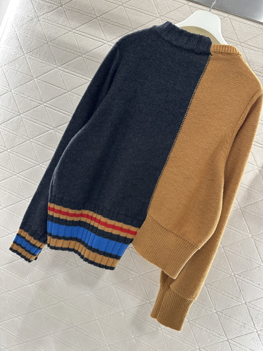 ♥West Vivienn*♥2025新品上架 拼接土星针织毛衣定制YB羊毛纱线织造，质感细腻，穿搭舒适