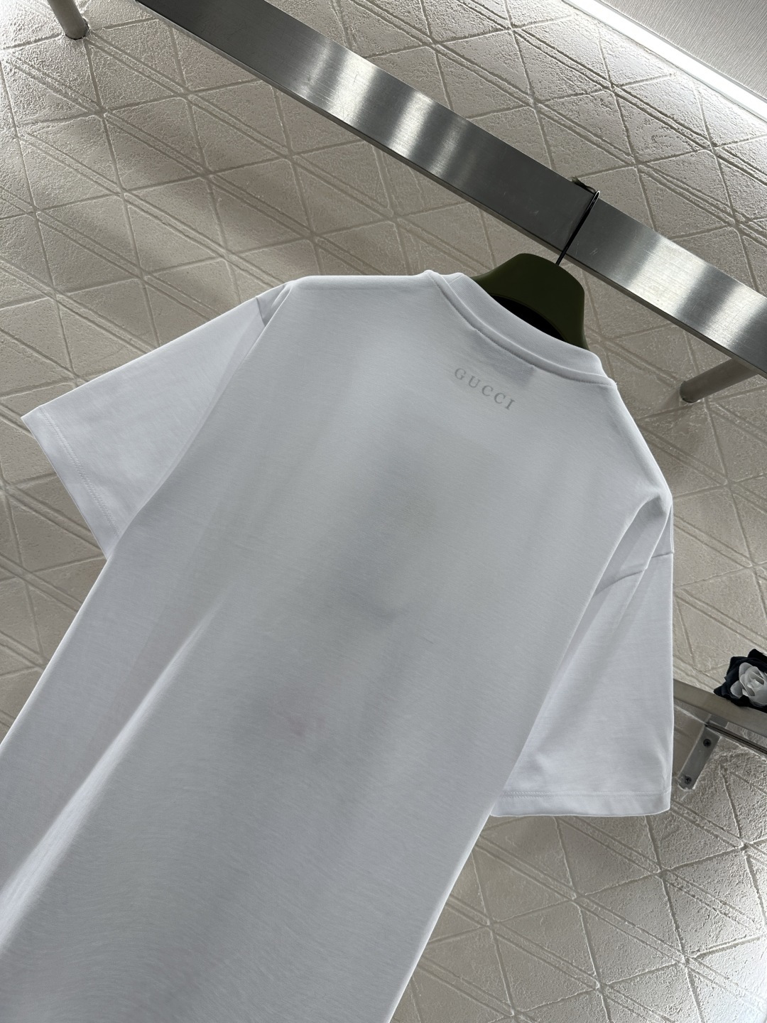 ♥Gucc*♥2026新品上架 刺绣印花圆领𝑇𝑒𝑒定制YB原生全棉材质，透气舒适，质感十足，宽松短袖T恤