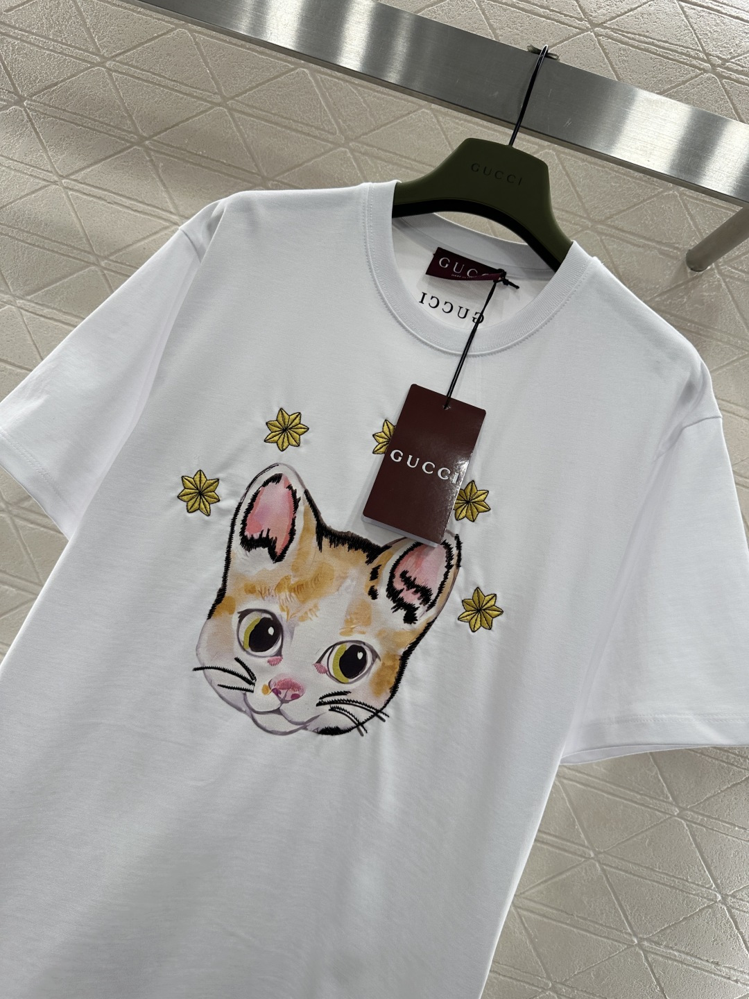 ♥Gucc*♥2026新品上架 刺绣印花圆领𝑇𝑒𝑒定制YB原生全棉材质，透气舒适，质感十足，宽松短袖T恤