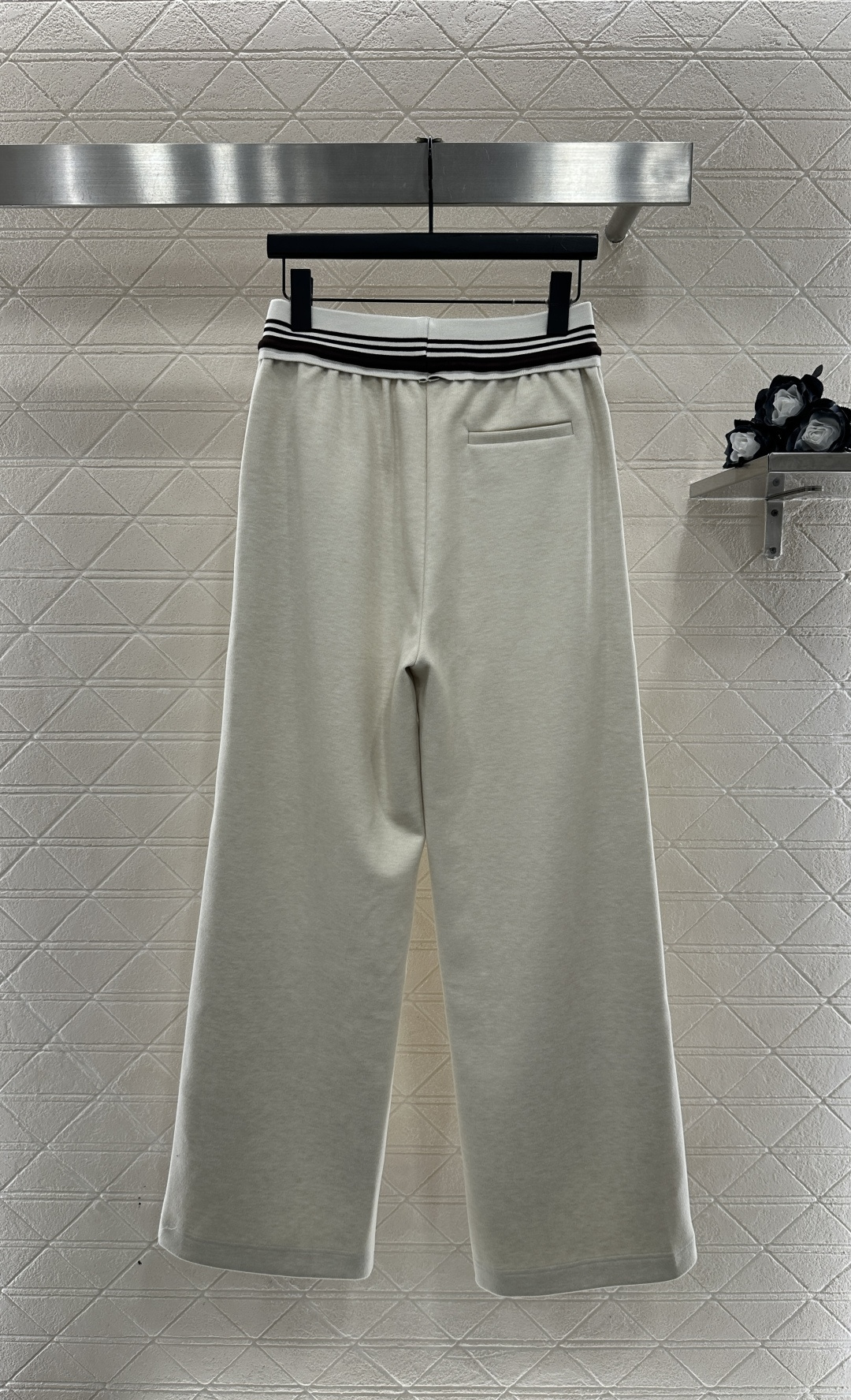 ♥Miumi*♥2025新品上架 条纹织带抽绳直筒长裤定制YB进口羊毛混纺材质，面料柔挺舒适，垂顺有型，