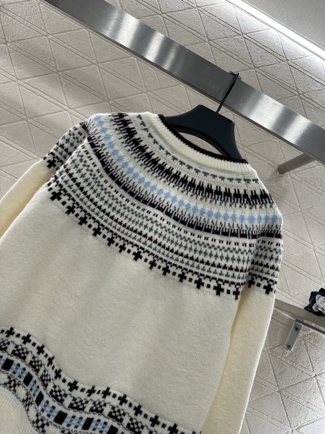 ♥Dio*♥2025新品上架 重工钩花圆领针织开衫定制YB羊绒针织材质，质感高级，舒适柔软，圆领针织开衫