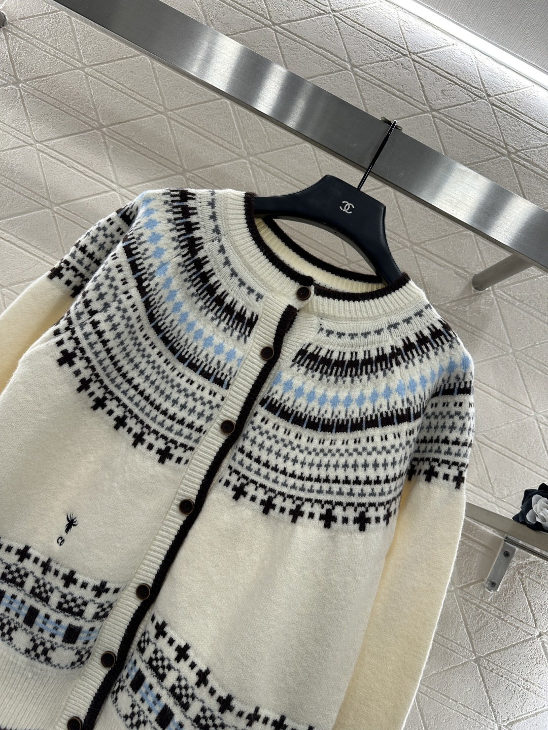 ♥Dio*♥2025新品上架 重工钩花圆领针织开衫定制YB羊绒针织材质，质感高级，舒适柔软，圆领针织开衫