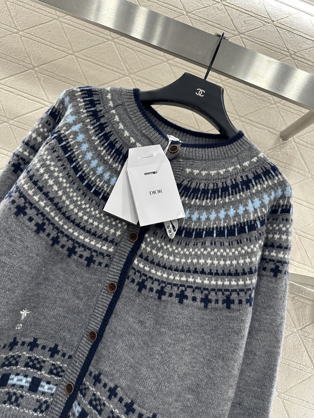 ♥Dio*♥2025新品上架 重工钩花圆领针织开衫定制YB羊绒针织材质，质感高级，舒适柔软，圆领针织开衫