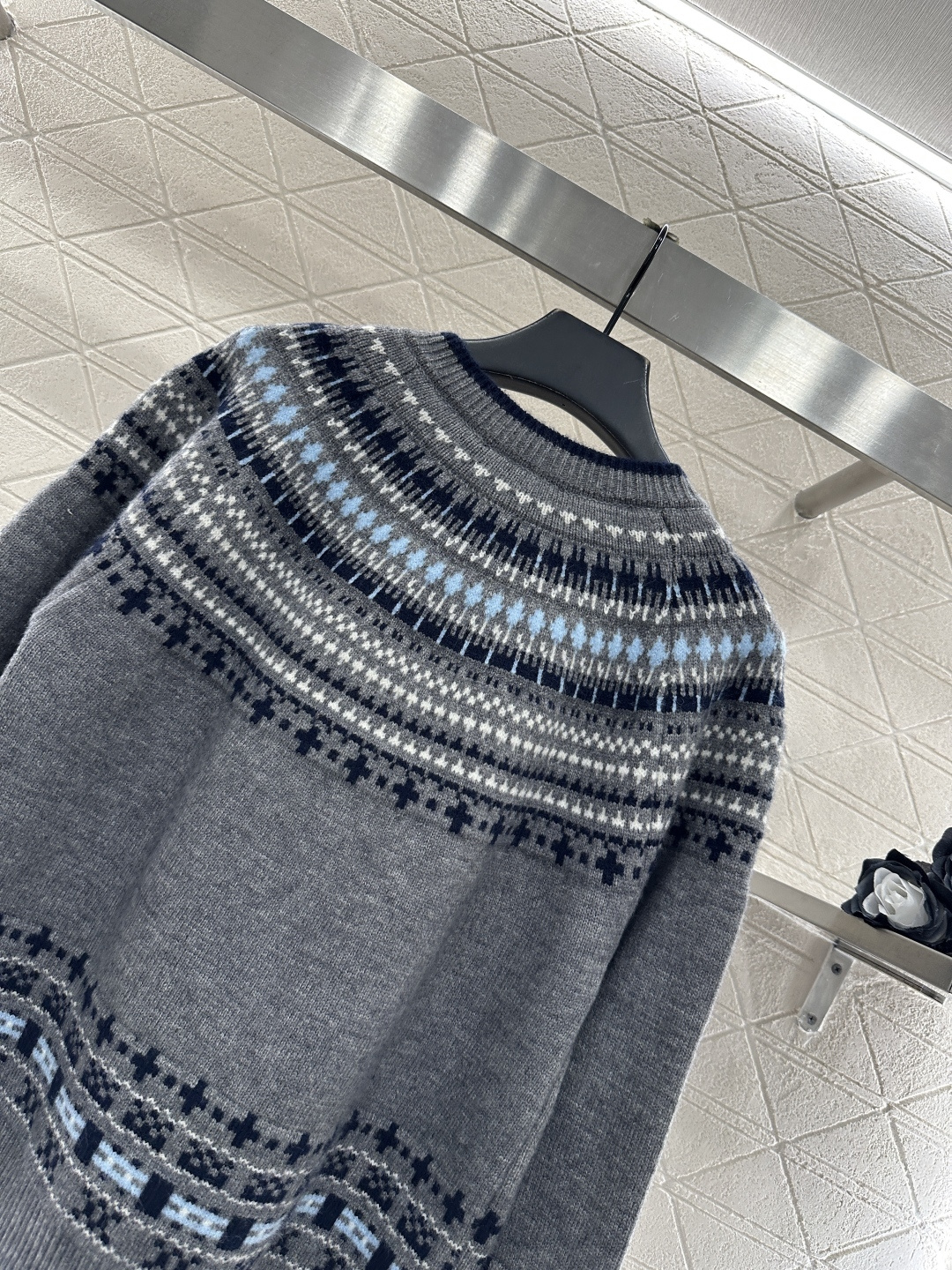 ♥Dio*♥2025新品上架 重工钩花圆领针织开衫定制YB羊绒针织材质，质感高级，舒适柔软，圆领针织开衫