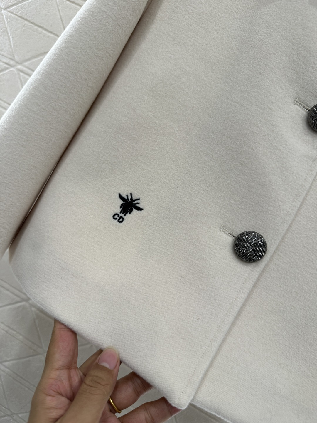 ♥Dio*♥2025新品上架 翻领短款外套半裙套装定制YB进口毛呢材质，肌理明显，舒适保暖，翻领短款外套