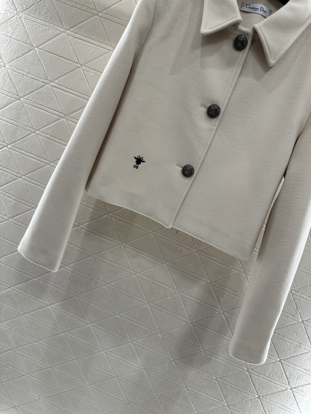 ♥Dio*♥2025新品上架 翻领短款外套半裙套装定制YB进口毛呢材质，肌理明显，舒适保暖，翻领短款外套