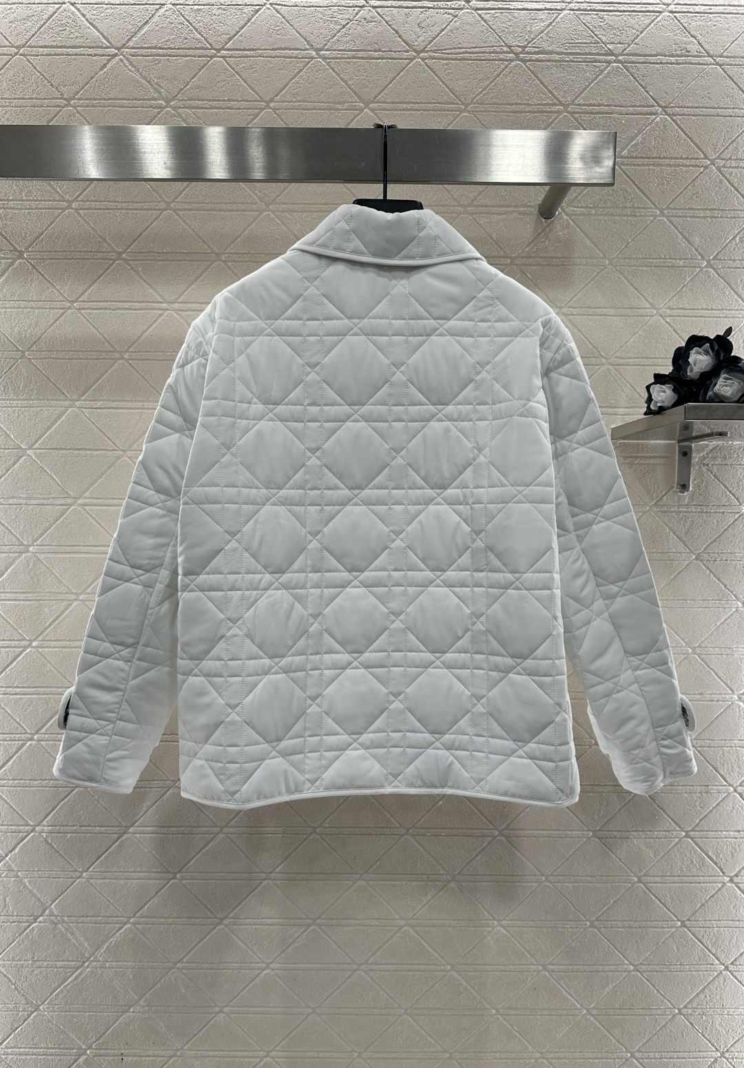 ♥Dio*♥2025新品上架 藤格纹口袋棉服外套定制YB进口尼龙材质，质感光泽，轻盈舒适，翻领正肩棉服外