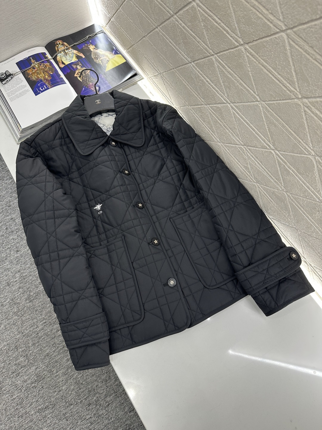 ♥Dio*♥2025新品上架 藤格纹口袋棉服外套定制YB进口尼龙材质，质感光泽，轻盈舒适，翻领正肩棉服外