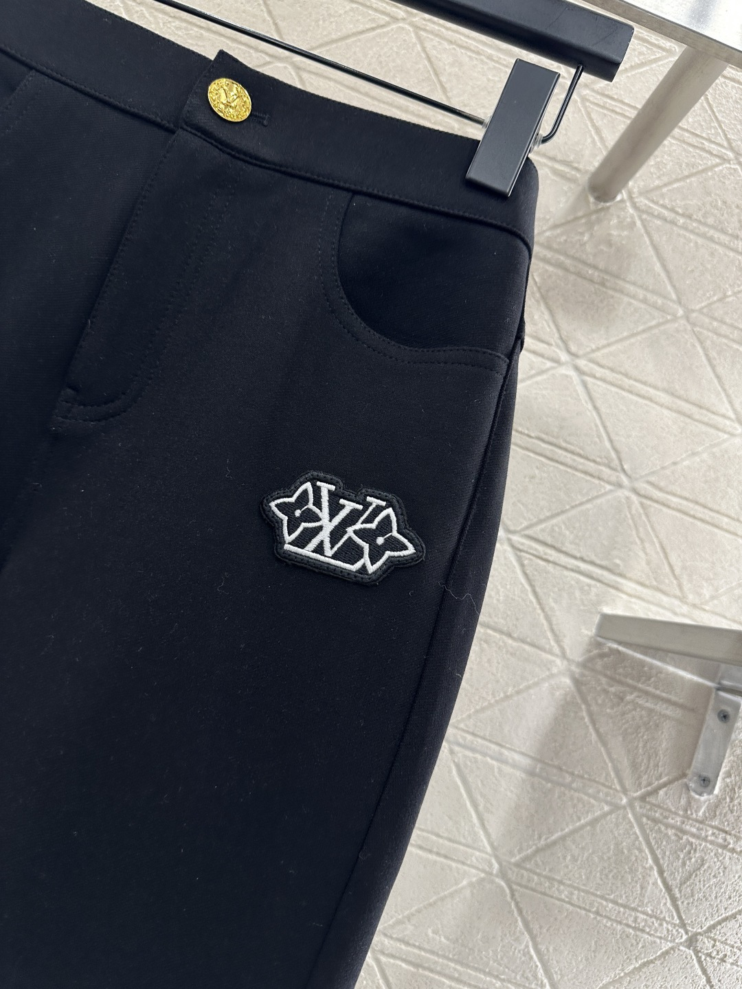 ♥Louis vuitto*♥2025新品上架 加绒字母徽标高弹打底裤定制YB进口加绒高弹力材质，弹力舒