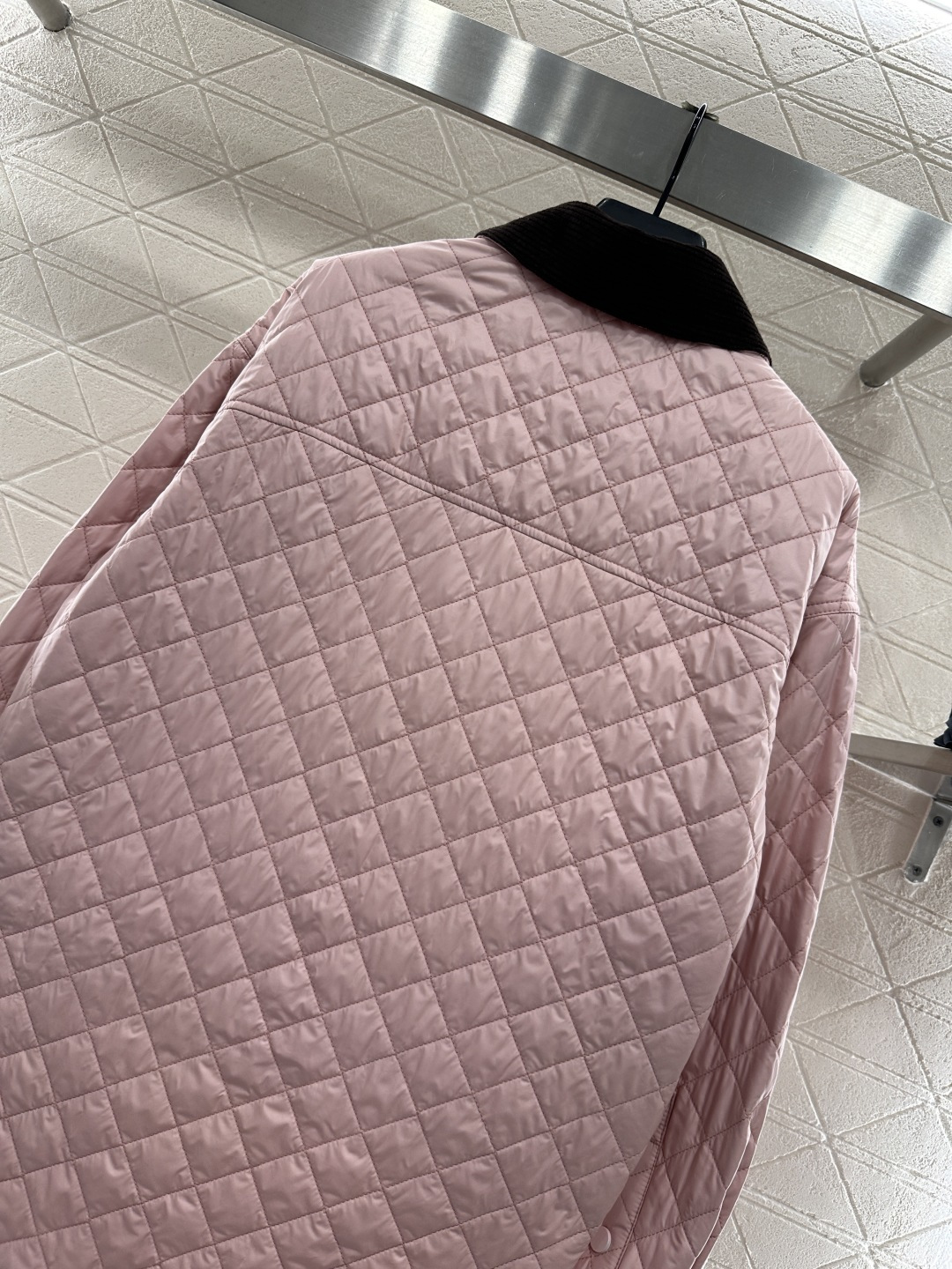 ♥Loew*♥2025新品上架 灯芯绒领菱格棉服外套定制YB防风防水尼龙材质，羽绒棉填充内里，整件轻盈保