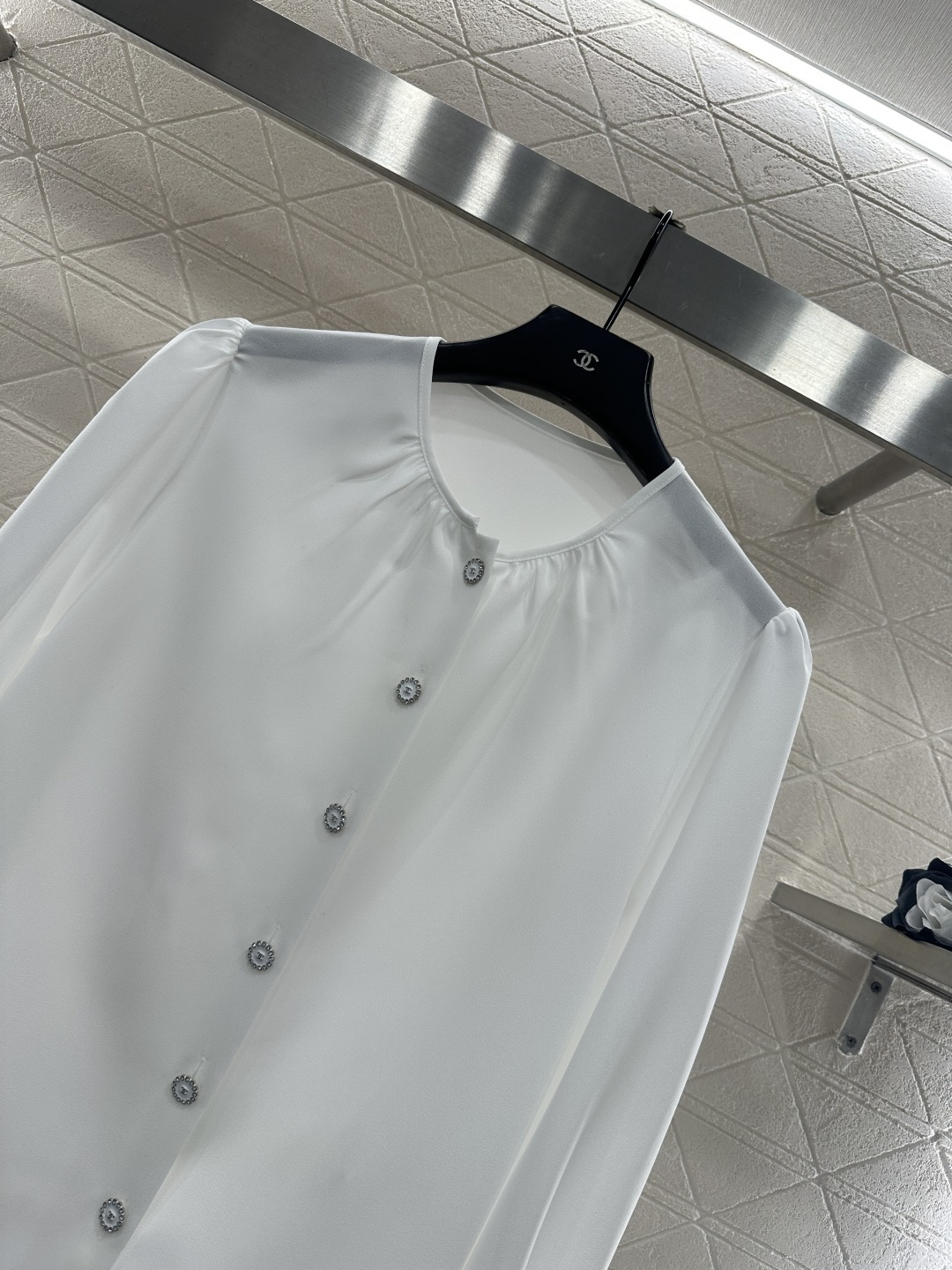 ♥Chane*♥2026新品上架 圆领泡泡袖衬衫定制YB进口雪纺纱材质，质感舒适，垂顺有型，纽扣开襟衬衫