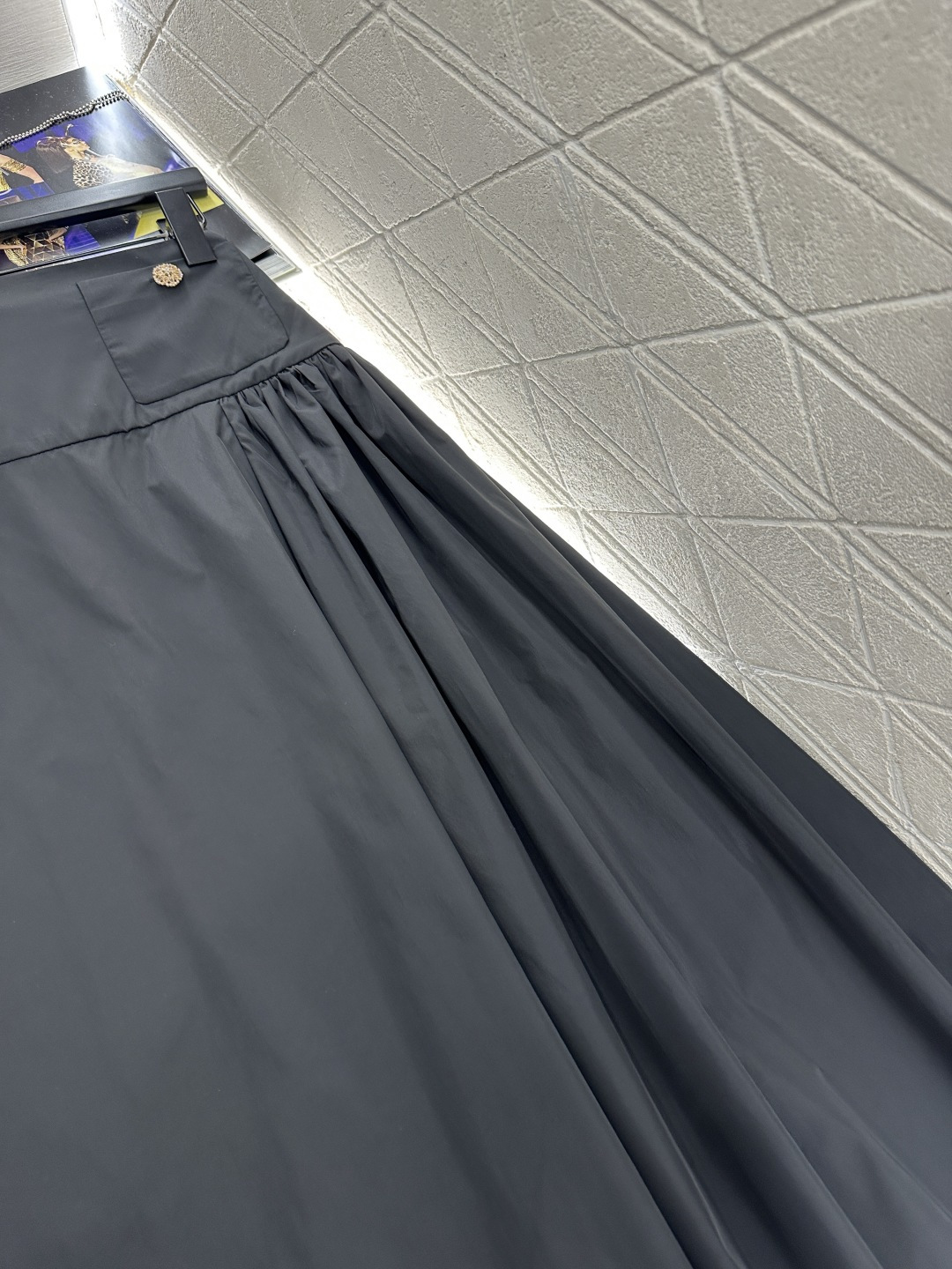 ♥Chane*♥2026新品上架 海军翻领上衣压褶半裙套装定制YB进口丝塔稠材质，质感光泽，穿搭轻盈舒适