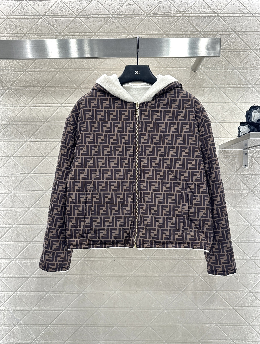 ♥Fend*♥2025新品上架 泰迪两面穿连帽拉链外套定制YB泰迪羊羔毛材质，成衣质感品相绝佳，连帽抽绳