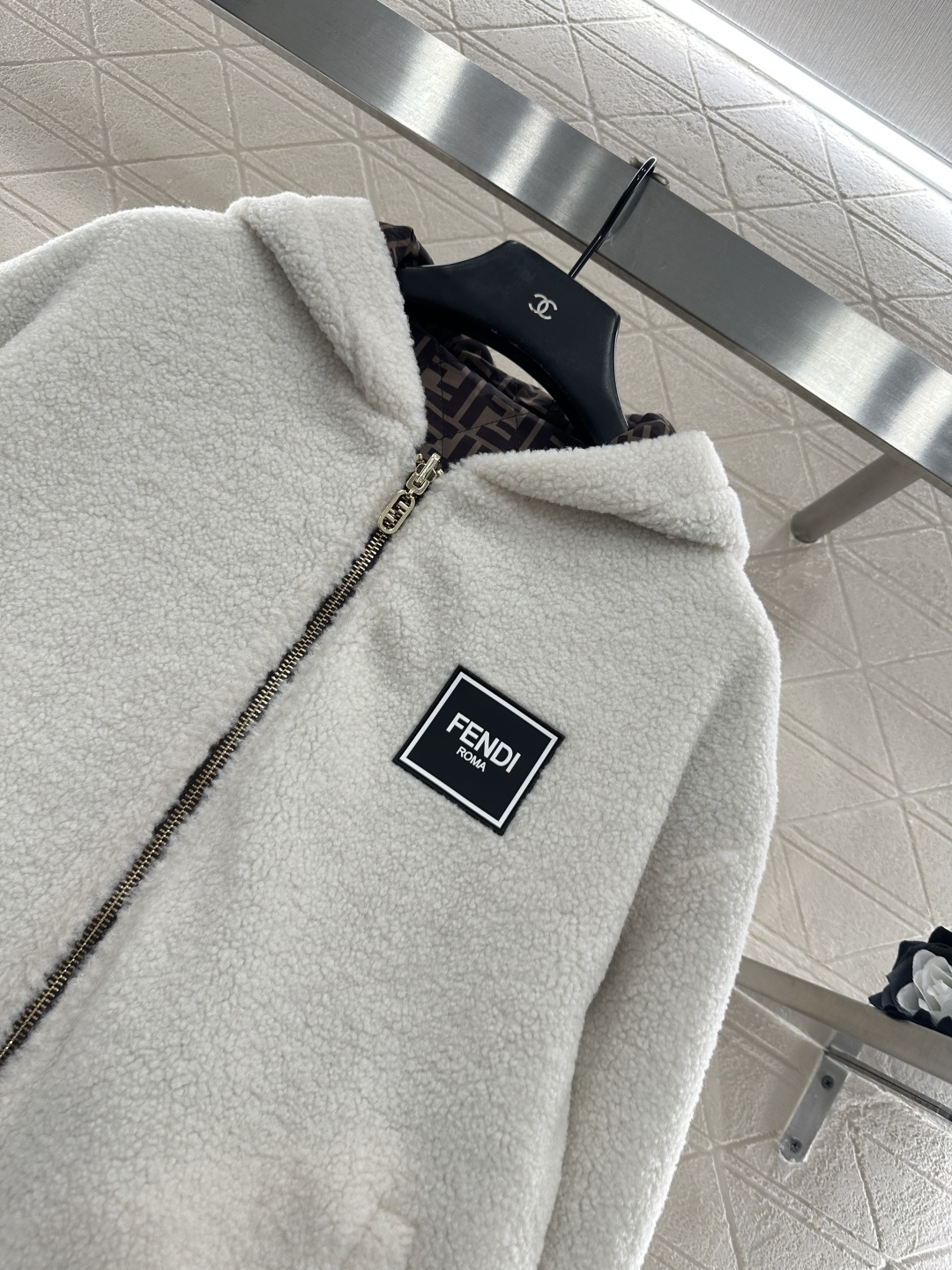 ♥Fend*♥2025新品上架 泰迪两面穿连帽拉链外套定制YB泰迪羊羔毛材质，成衣质感品相绝佳，连帽抽绳