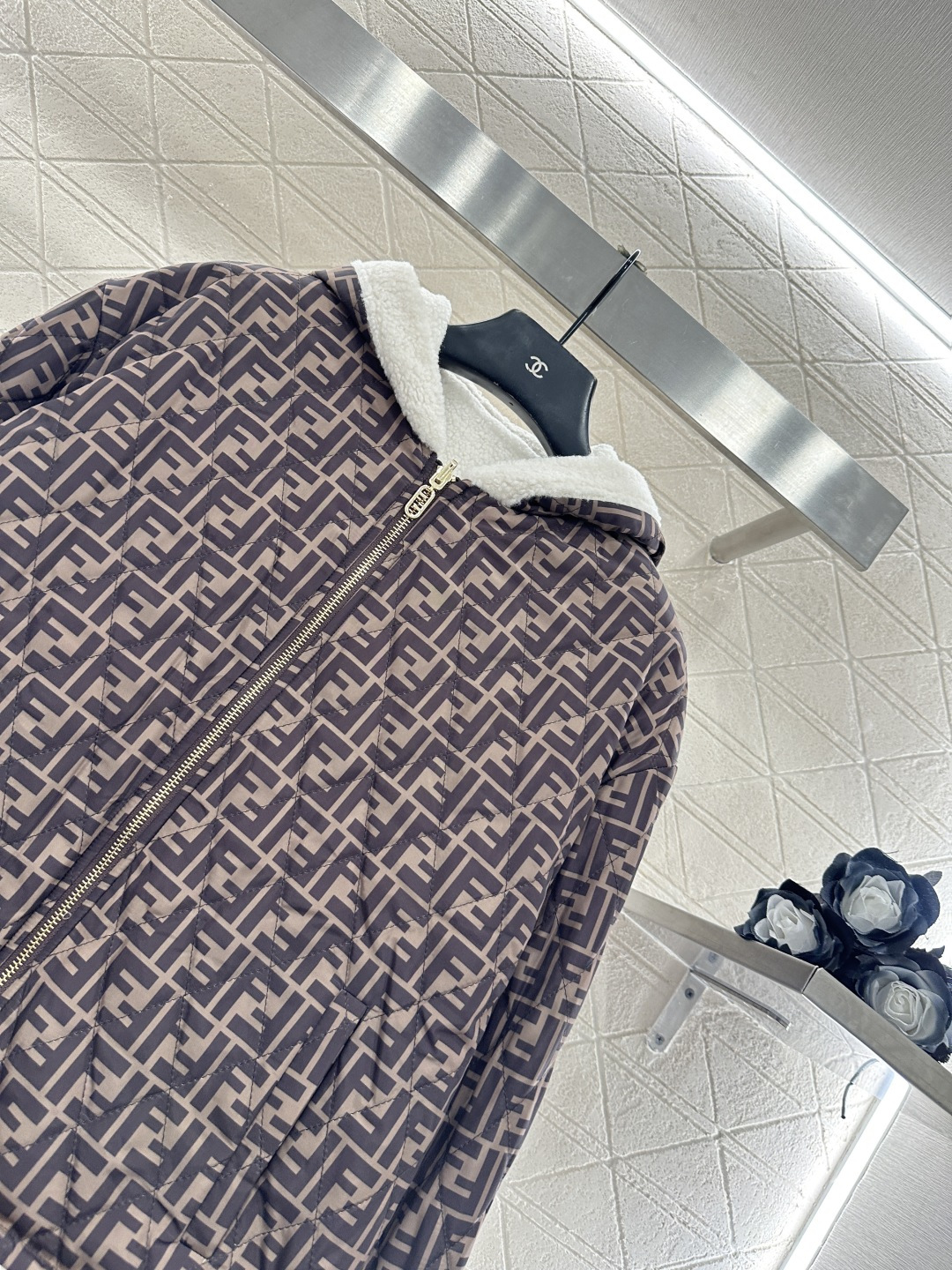 ♥Fend*♥2025新品上架 泰迪两面穿连帽拉链外套定制YB泰迪羊羔毛材质，成衣质感品相绝佳，连帽抽绳