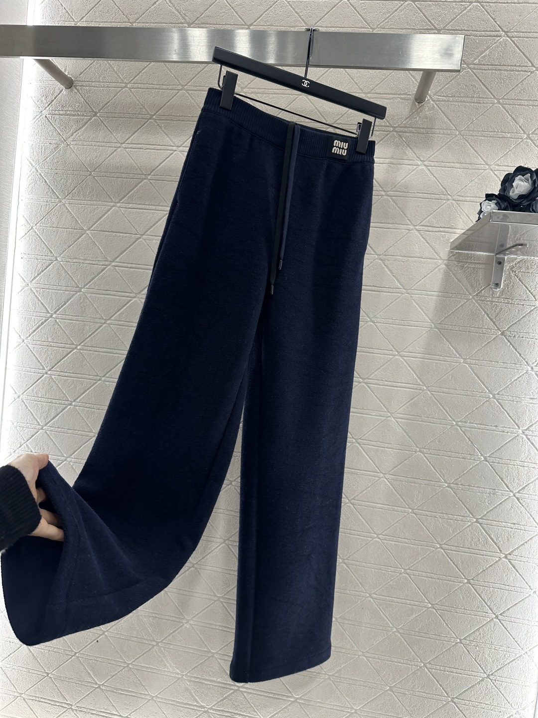 ♥Miumi♥2025新品上架 抽绳阔腿长裤定制YB进口羊毛混纺材质，质感高级，穿搭舒适，内里加绒，秋冬