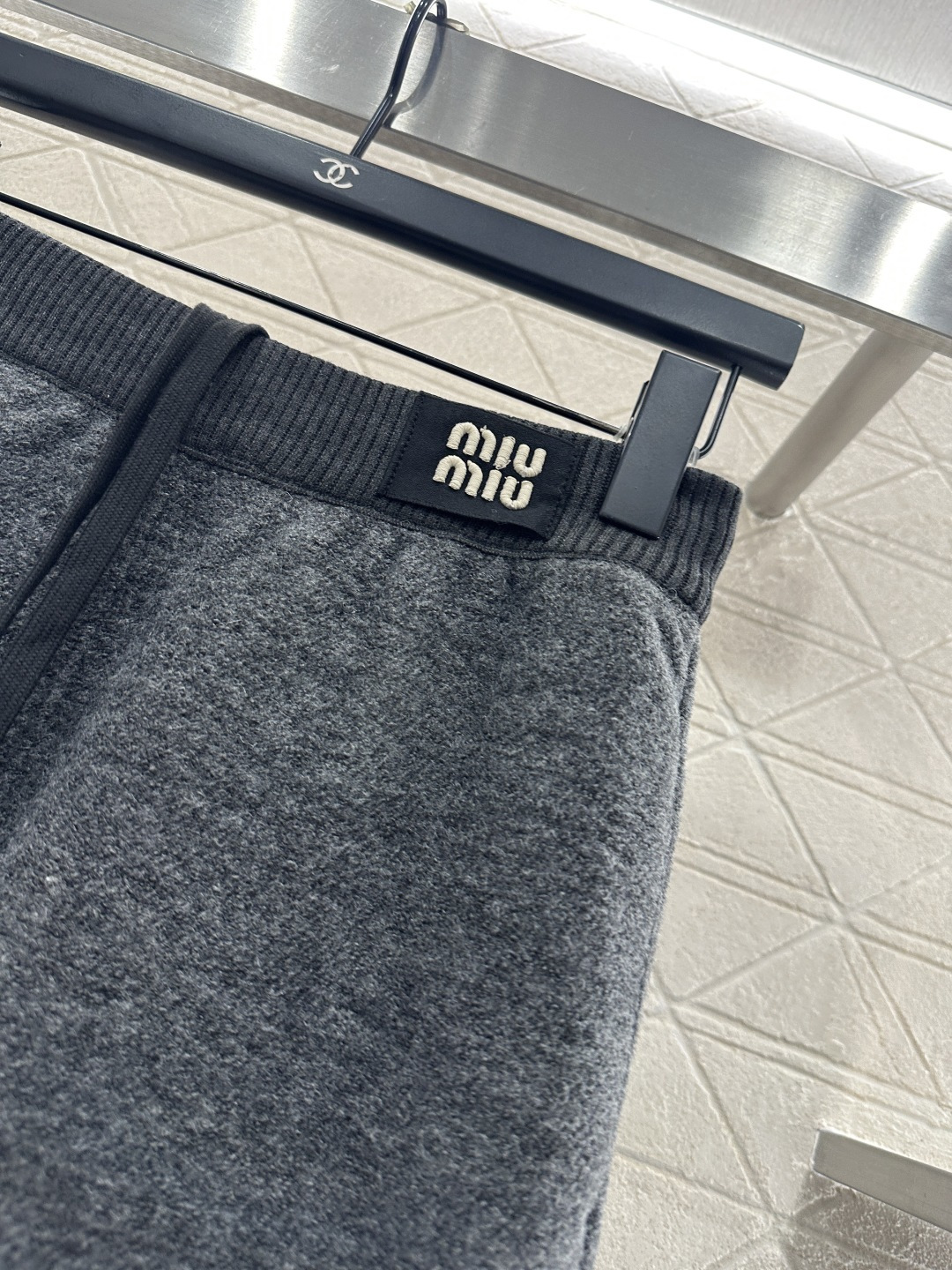 ♥Miumi♥2025新品上架 抽绳阔腿长裤定制YB进口羊毛混纺材质，质感高级，穿搭舒适，内里加绒，秋冬