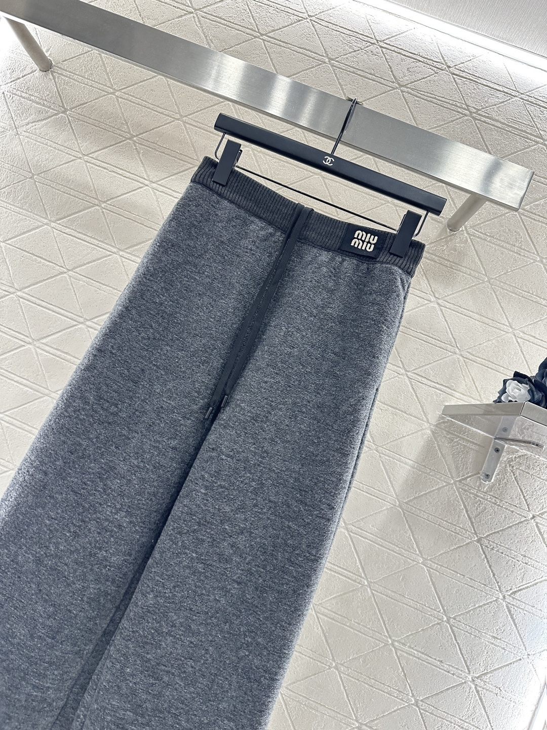 ♥Miumi♥2025新品上架 抽绳阔腿长裤定制YB进口羊毛混纺材质，质感高级，穿搭舒适，内里加绒，秋冬