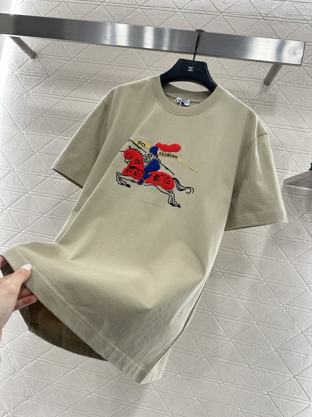 ♥BBR*♥2026新品上架 贺岁圆领战马徽标𝑇𝑒𝑒新年贺岁系列#定制YB原生全棉材质，质感细腻，舒适透