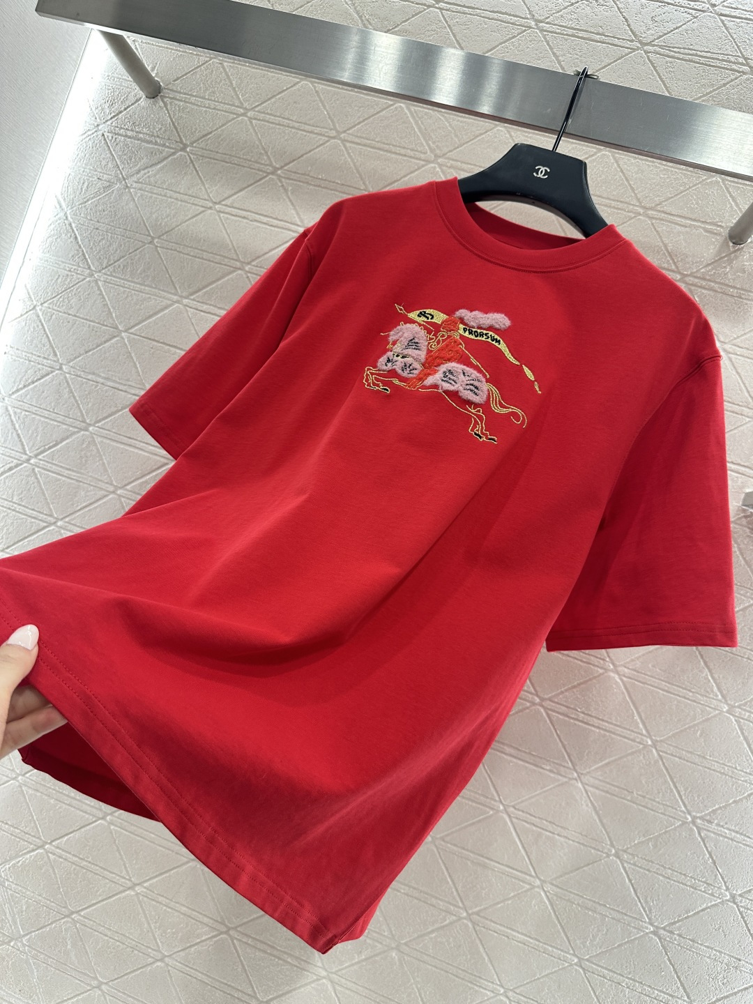 ♥BBR*♥2026新品上架 贺岁圆领战马徽标𝑇𝑒𝑒新年贺岁系列#定制YB原生全棉材质，质感细腻，舒适透