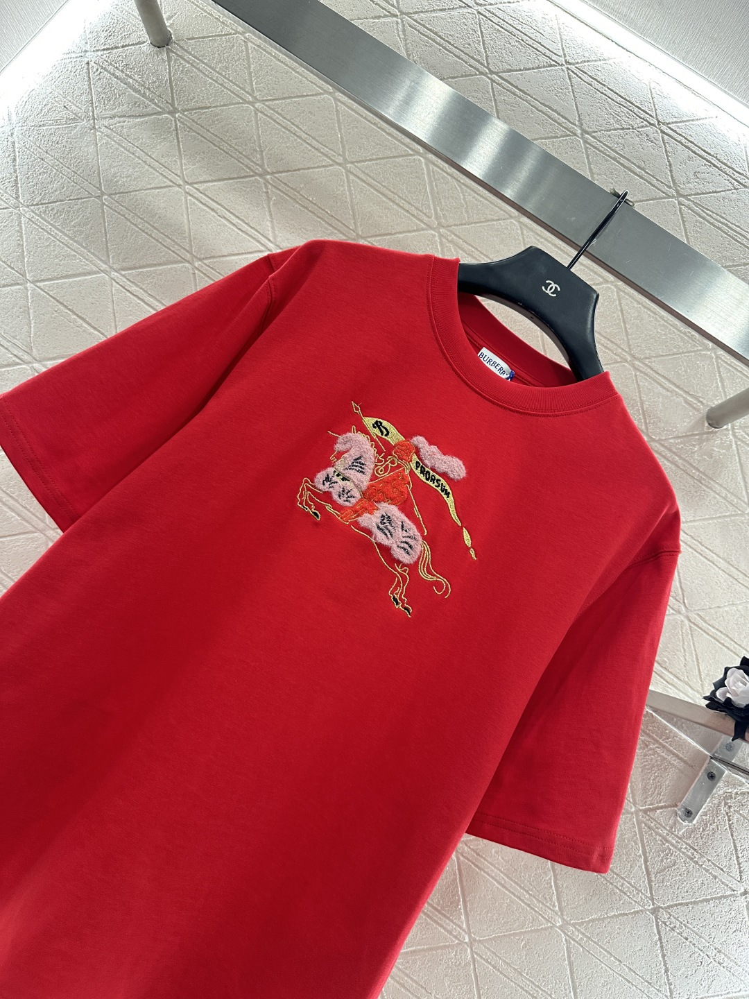 ♥BBR*♥2026新品上架 贺岁圆领战马徽标𝑇𝑒𝑒新年贺岁系列#定制YB原生全棉材质，质感细腻，舒适透