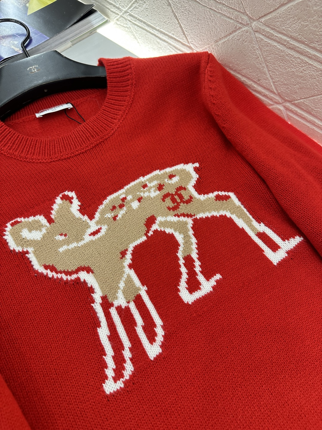 ♥Chane*♥2025新品上架 小鹿钩花针织毛衣定制YB羊毛纱线织造，穿搭舒适，质感十足，圆领针织套头