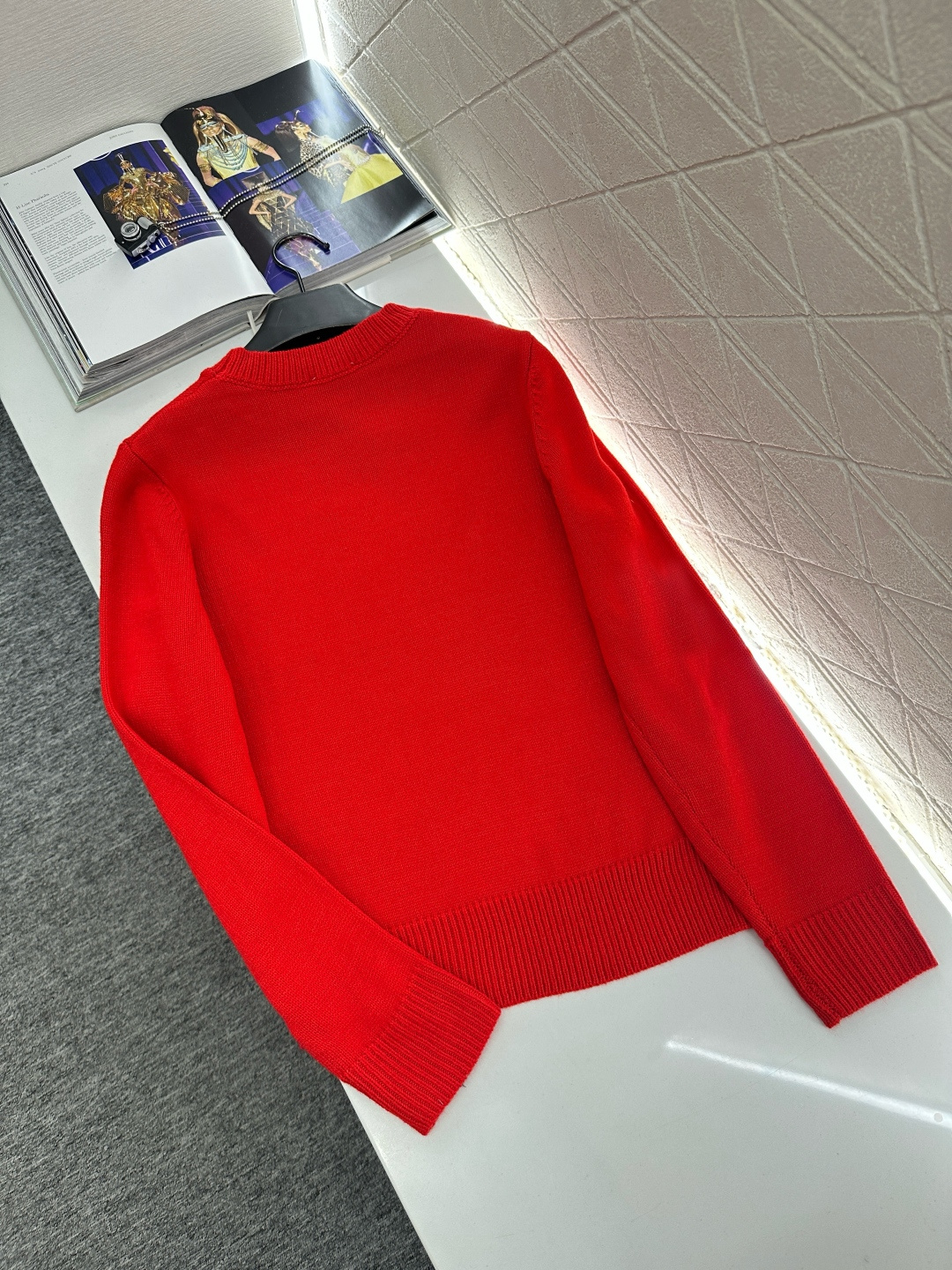 ♥Chane*♥2025新品上架 小鹿钩花针织毛衣定制YB羊毛纱线织造，穿搭舒适，质感十足，圆领针织套头