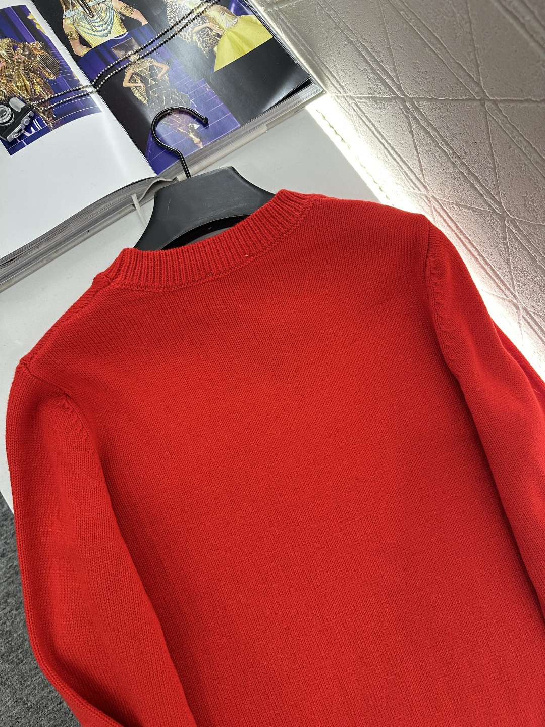 ♥Chane*♥2025新品上架 小鹿钩花针织毛衣定制YB羊毛纱线织造，穿搭舒适，质感十足，圆领针织套头