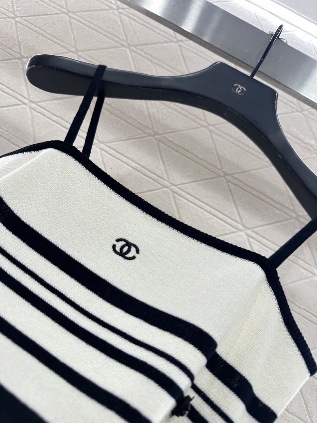 ♥Chane*♥2026新品上架 条纹吊带针织背心定制YB羊毛纱线织造，质感舒适，柔软弹力，平口领细肩吊