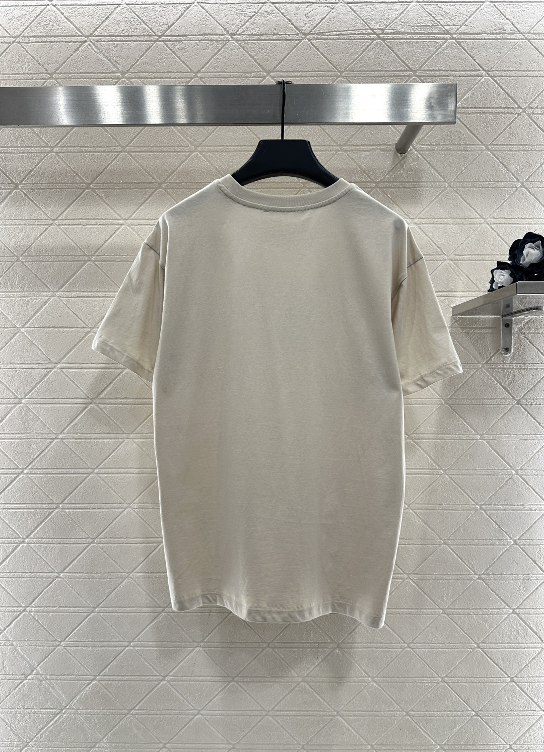 ♥MM6*♥2025新品上架 圆领花体徽标𝑇𝑒𝑒定制YB原生全棉材质，质感细腻，舒适透气，宽松overs