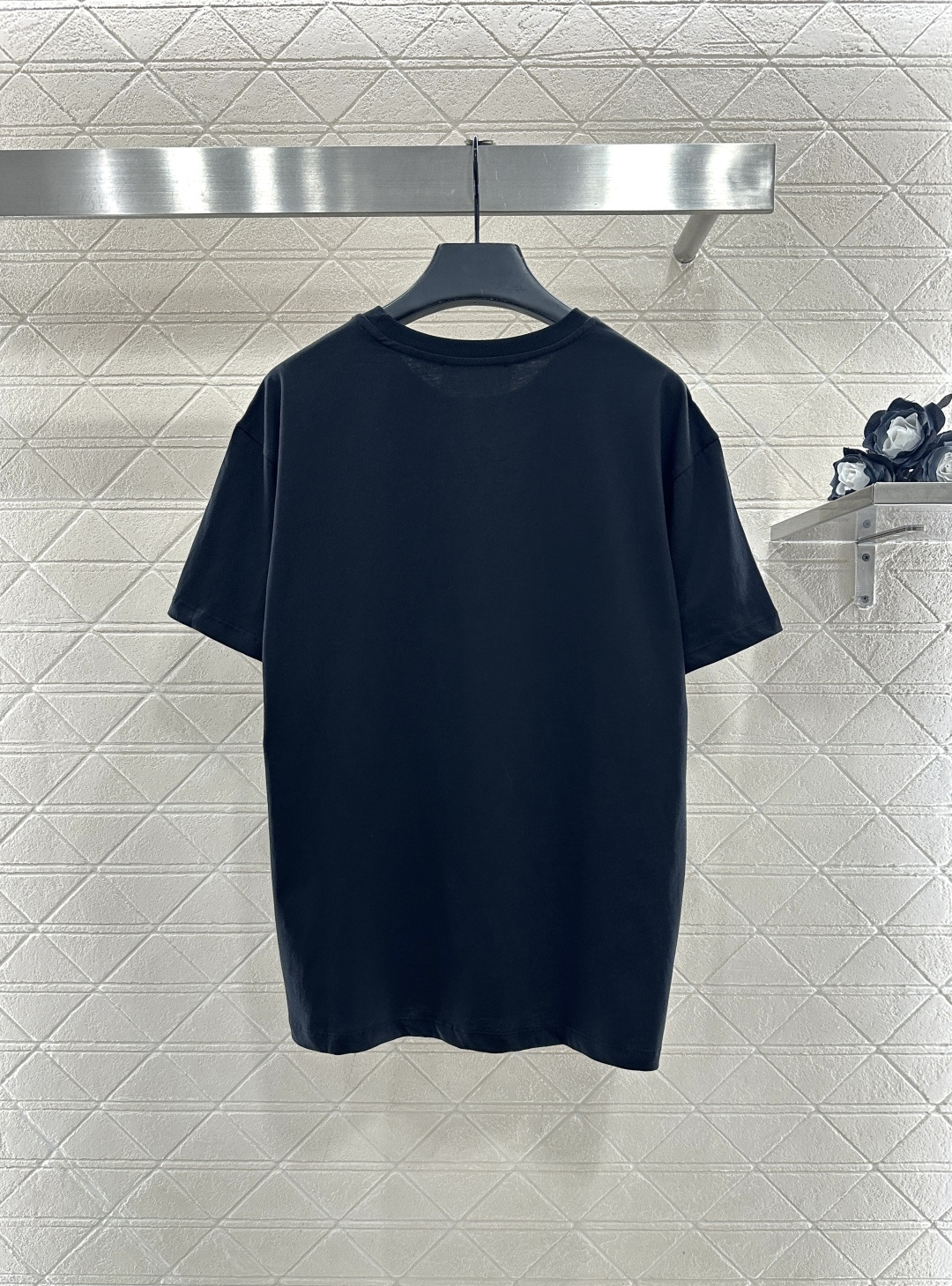 ♥MM6*♥2025新品上架 圆领花体徽标𝑇𝑒𝑒定制YB原生全棉材质，质感细腻，舒适透气，宽松overs