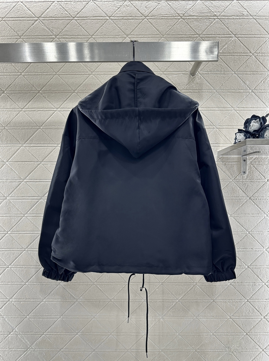 ♥Prad*♥2026新品上架 可拆卸连帽抽绳冲锋衣外套定制YB进口防风防水尼龙材质，挺括有型，质感高级