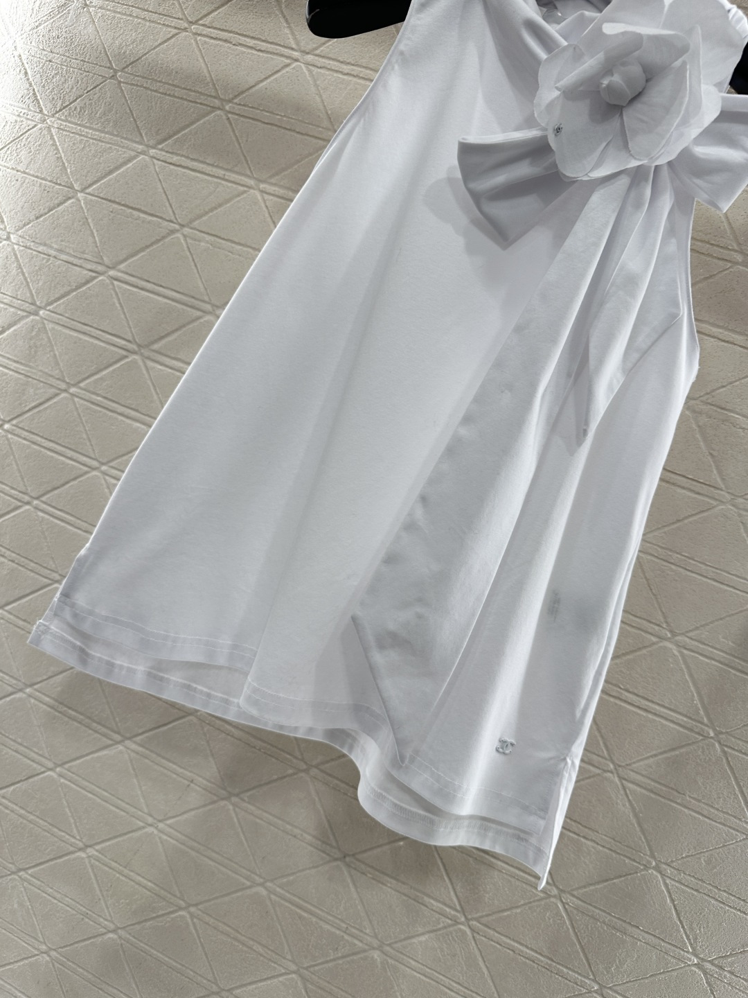 ♥Chane*♥2026新品上架 挂脖系带山茶花背心定制YB棉麻材质，质感高级舒适，透气舒爽，挂脖背心版