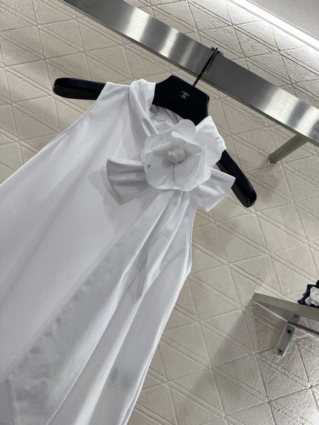 ♥Chane*♥2026新品上架 挂脖系带山茶花背心定制YB棉麻材质，质感高级舒适，透气舒爽，挂脖背心版