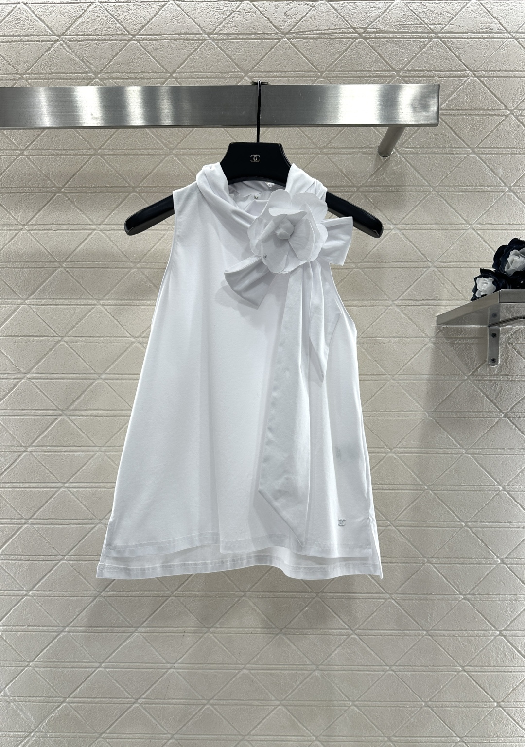 ♥Chane*♥2026新品上架 挂脖系带山茶花背心定制YB棉麻材质，质感高级舒适，透气舒爽，挂脖背心版