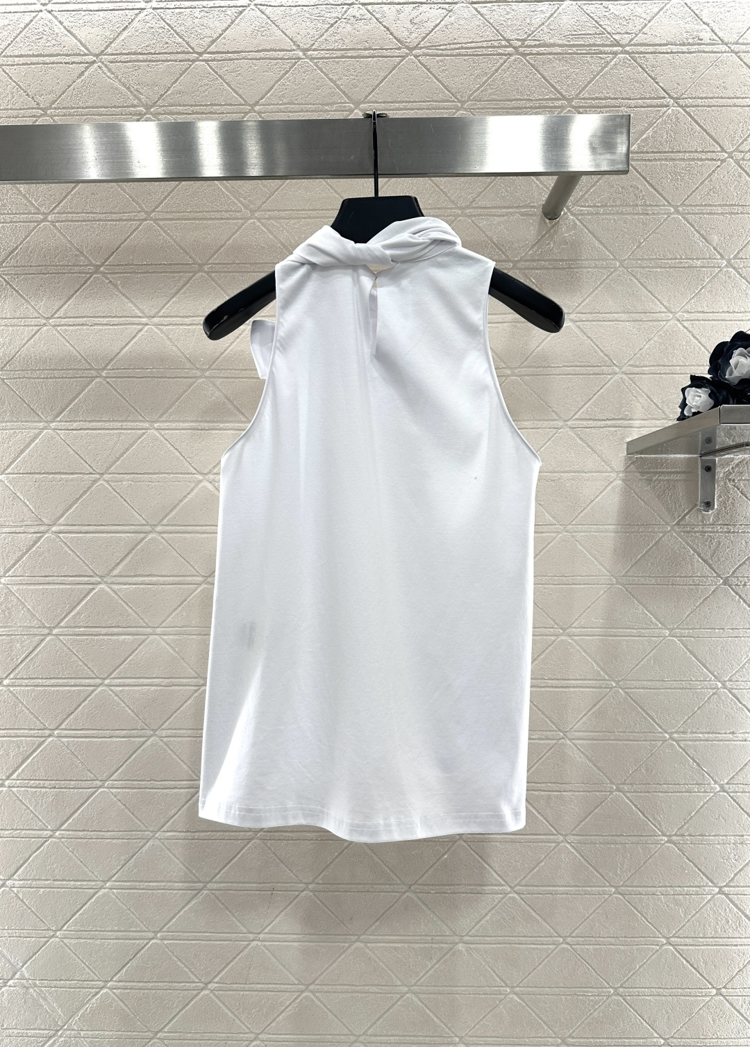 ♥Chane*♥2026新品上架 挂脖系带山茶花背心定制YB棉麻材质，质感高级舒适，透气舒爽，挂脖背心版