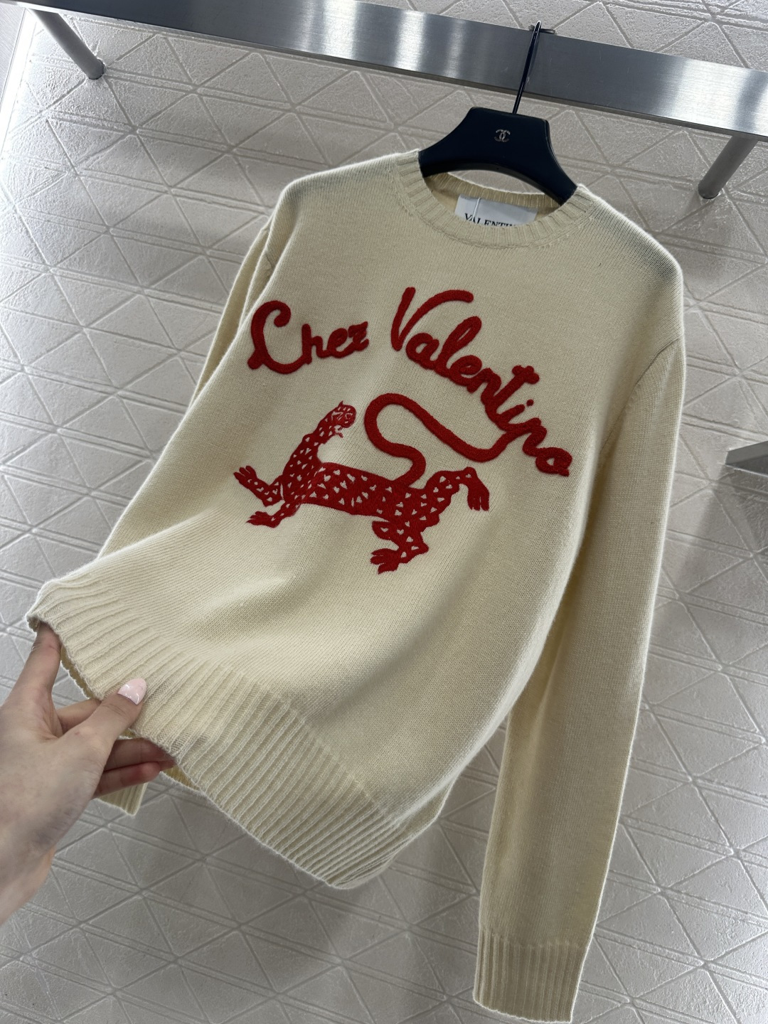 ♥Valentun*♥2026新品上架 贺岁撞色徽标钩花针织毛衣新年贺岁限定系列#定制YB羊毛纱线织造，