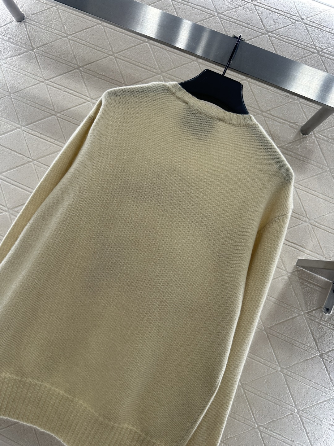 ♥Valentun*♥2026新品上架 贺岁撞色徽标钩花针织毛衣新年贺岁限定系列#定制YB羊毛纱线织造，