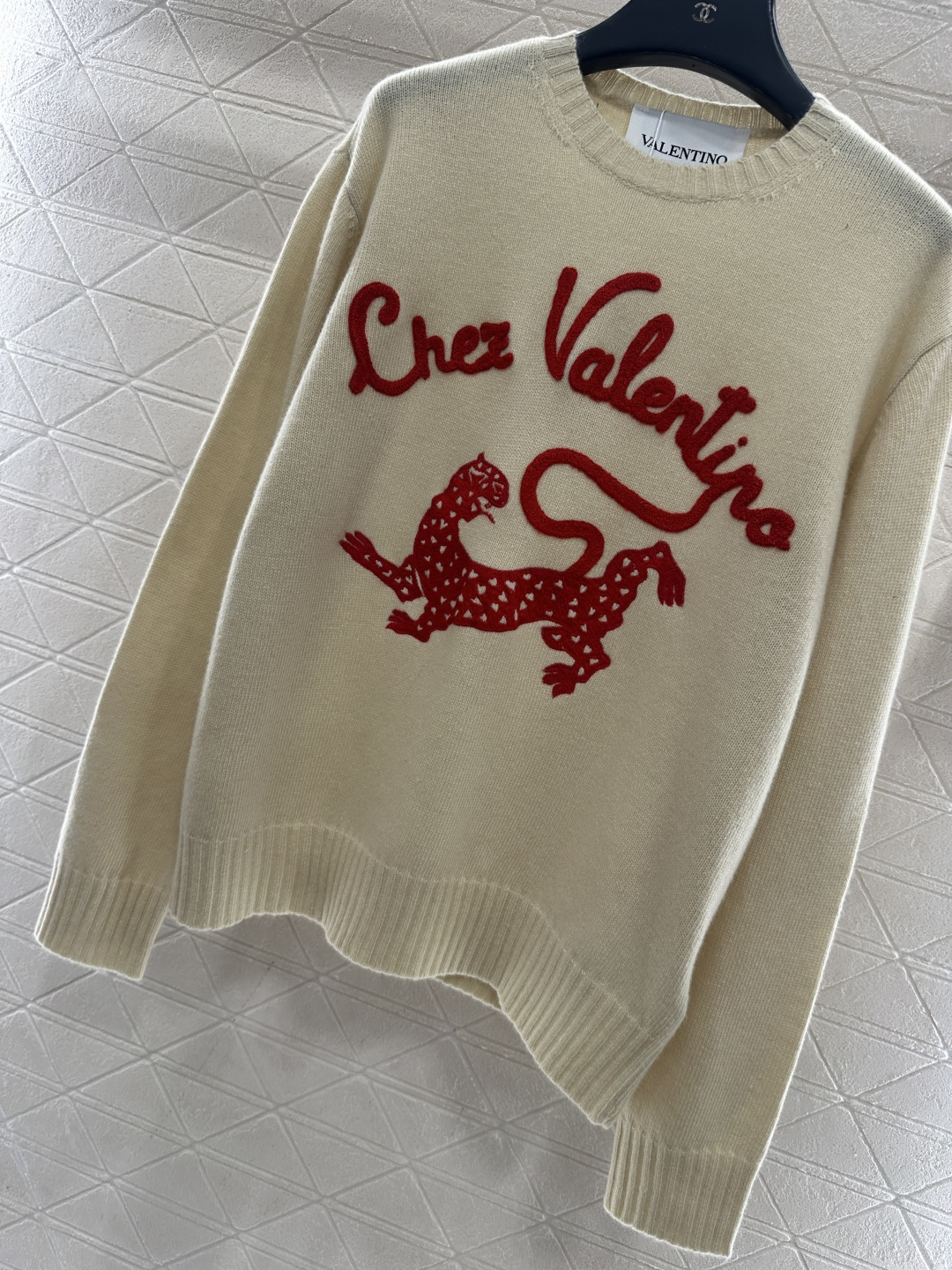 ♥Valentun*♥2026新品上架 贺岁撞色徽标钩花针织毛衣新年贺岁限定系列#定制YB羊毛纱线织造，